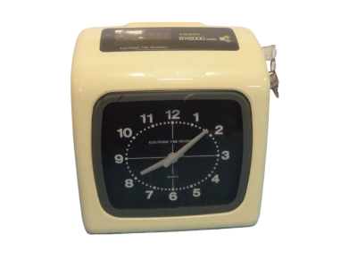 AMANO BX 6000 is een elektronische prikklok met een duidelijke analoge aanwijzing.